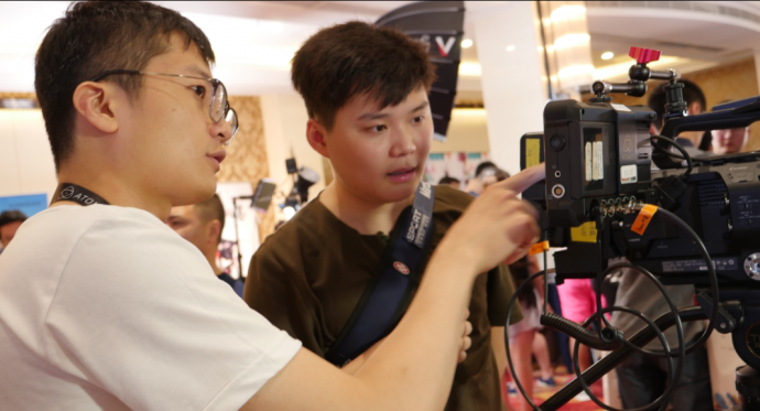 吃着火锅唱着歌，要不要来杯一“录”同行？