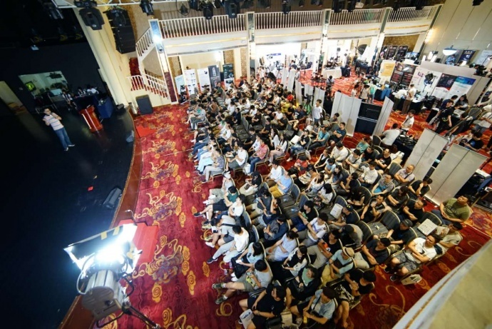 吃着火锅唱着歌，要不要来杯一“录”同行？