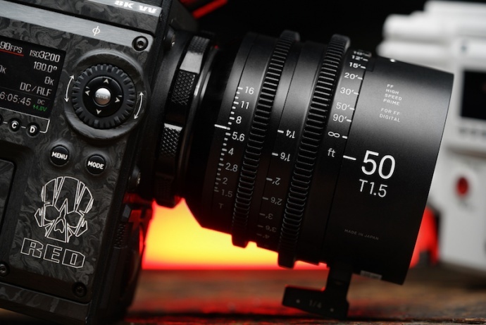 适马“黑科技”的8K光学新作进军定焦电影镜头市场，这个毒，中了！