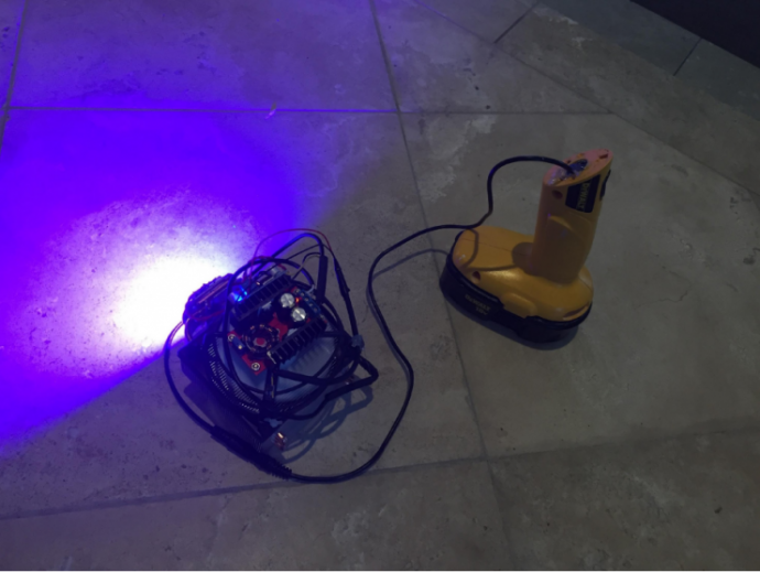 DIY | 用紫外线灯+1000瓦的LED，创造一段不可能