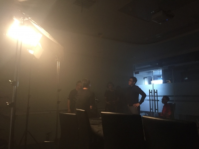 如何不正经的拍一款正经的空气净化器