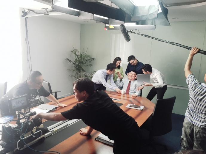 如何不正经的拍一款正经的空气净化器