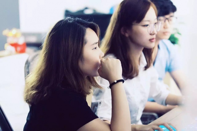 如何不正经的拍一款正经的空气净化器