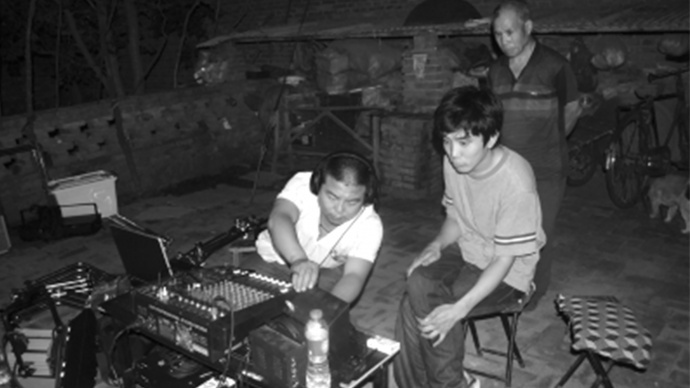 走过28年，脑瘫导演呈上《来者不善》，爱奇艺已独播上线！