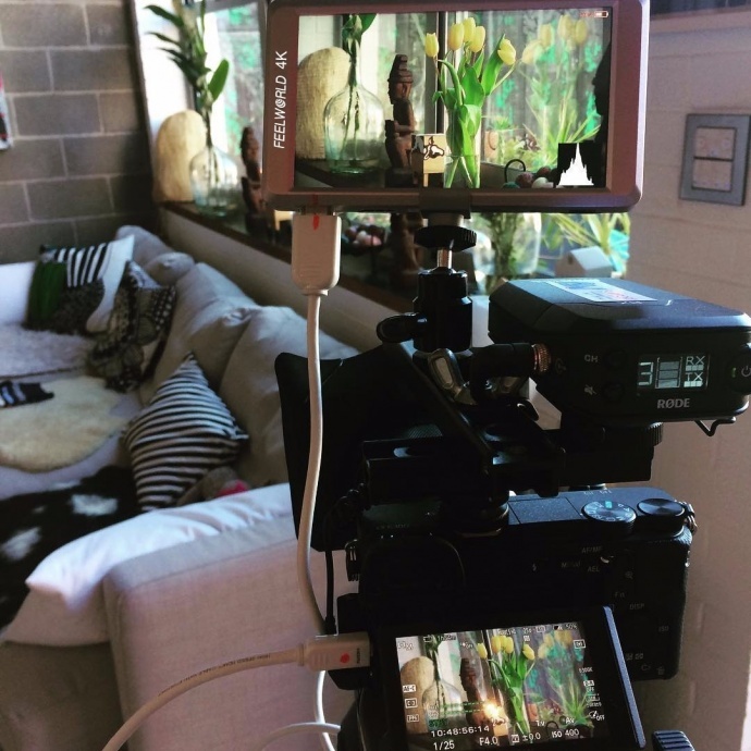 搭档手持稳定器FEELWORLD F550 4K小监 让您的拍摄生涯完美提升