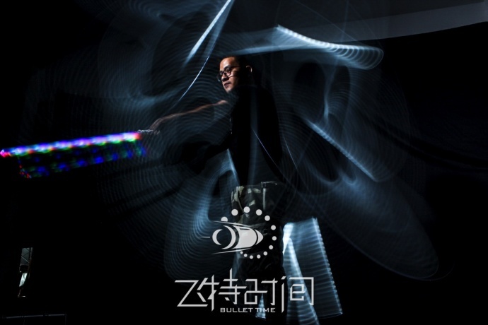 超震撼的子弹时间光绘拍摄