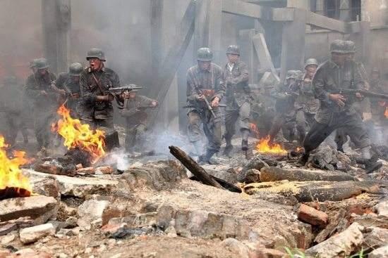 让冯小刚怒怼,张艺谋放弃的究竟是什么?