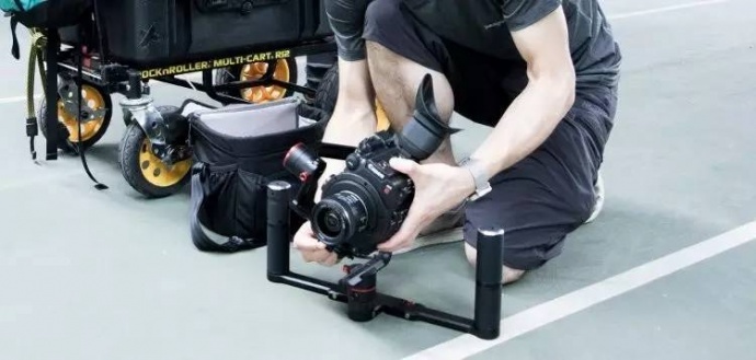 搭载佳能C200，飞宇α2000稳定器也能完美运作