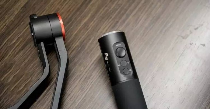 搭载佳能C200，飞宇α2000稳定器也能完美运作