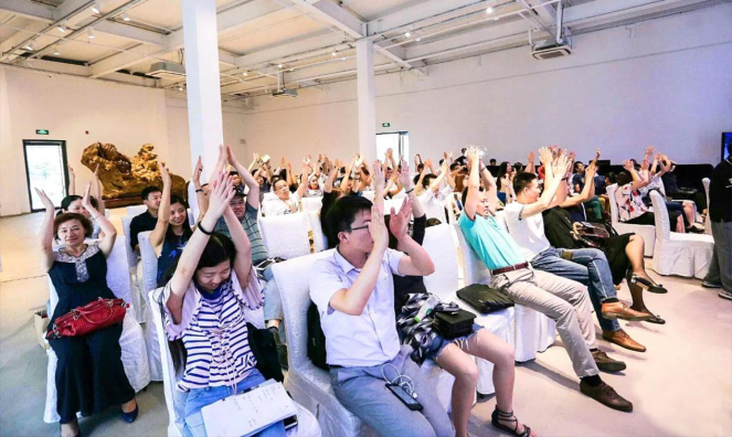 炫动影业CEO巨小龙先生受邀出席互联网影视产业高峰论坛