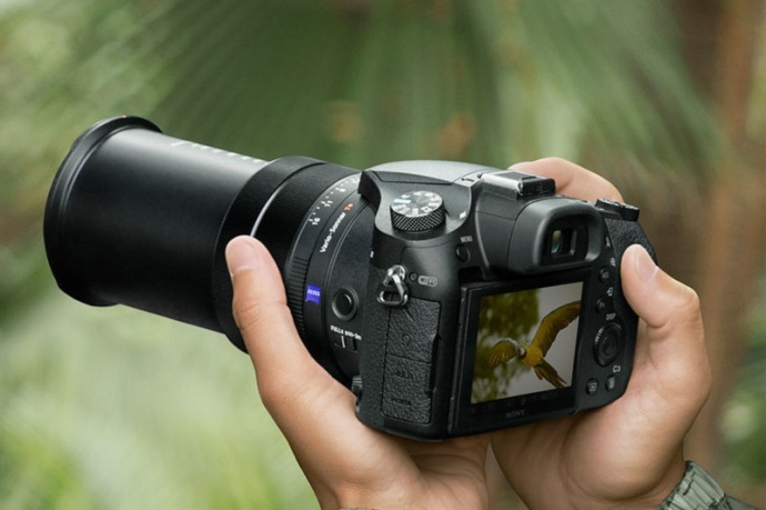 索尼A7III未等来，最终发布＄1699的超长焦相机RX10 IV