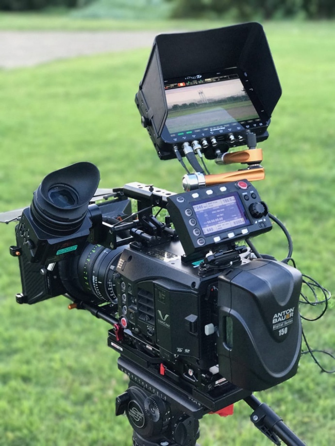 松下VariCam LT如何搭配Odyssey 7Q录制2K / 240fps RAW？