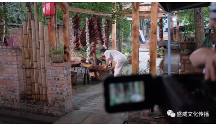 我们非常用心的拍了一支广告