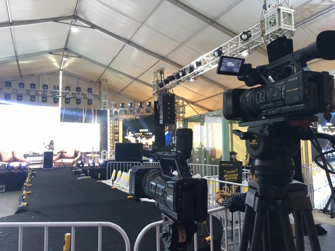 捷拍三脚架客户使用现场