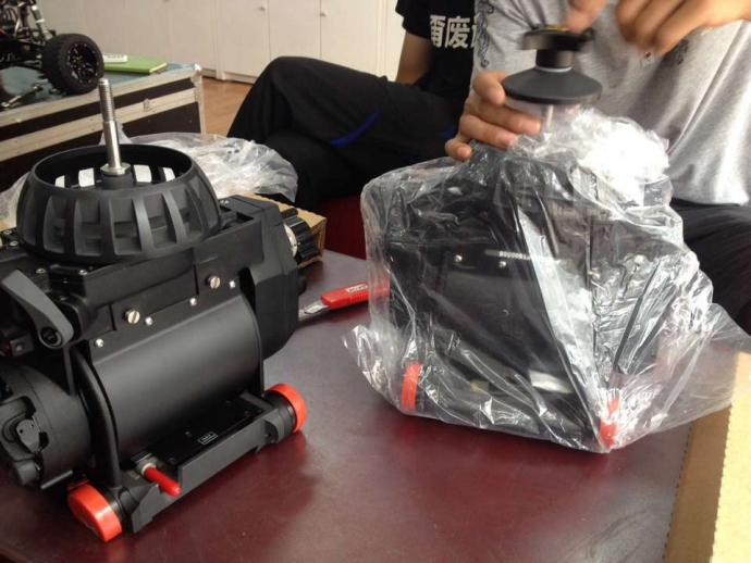 公司出售全新ARRI　艾丽莎mini　　mp　up　45-250 18-80　RED　epic-w　乌鸦 小武器需要的联系 18518717197 小娄