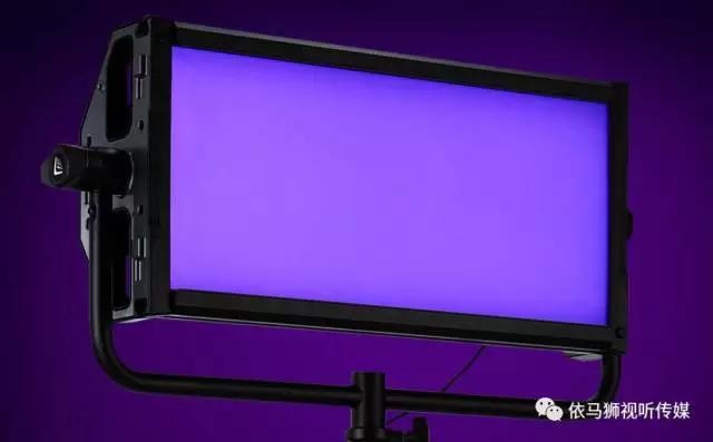 更亮、更宽、更轻——威泰克LITEPANELS 推出 GEMINI，将 LED 平板灯标准提升至全新水平