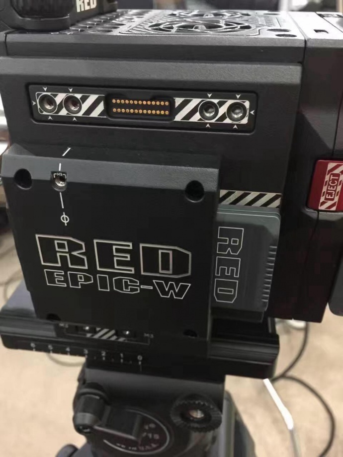 【二手转让】RED epic-w 8k 开机700小时 含两张240G卡 读卡器　io模块 简易套件 7寸屏　pl接环需要的联系18518717197