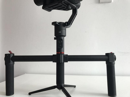 魔爪MOZA Air羽量级手持稳定器开箱评测及简单体验