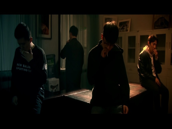 这几个95后大学生竟自己拍了部神片，开头就把我吸引住了！