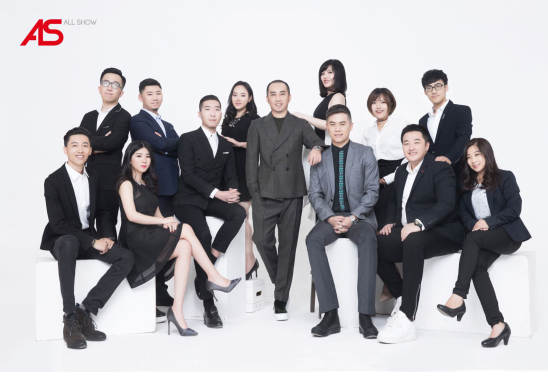 杨毅策划《芳华》海口发布会惊艳视觉呈现 期待芳华上映