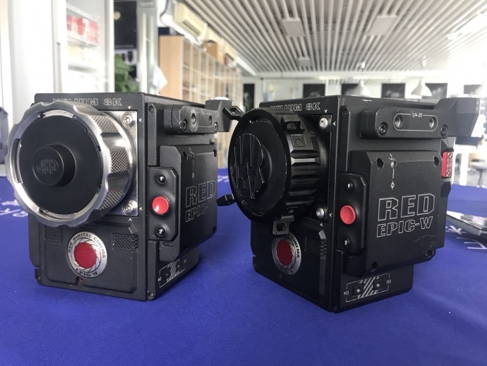 出一台RED EPIC-W 8K摄影机 9成新