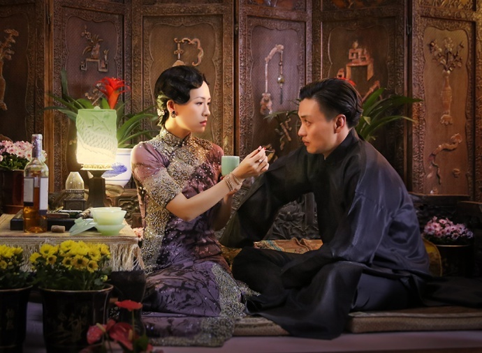 章子怡致敬经典《胭脂扣》 旗袍造型风华绝代