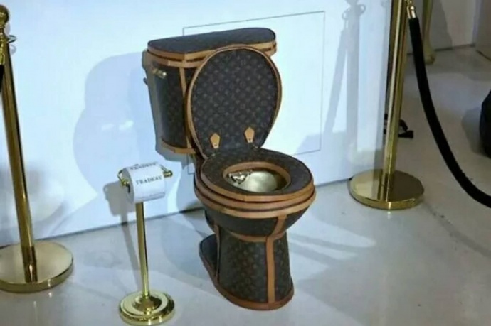 LV包包？只配做马桶！