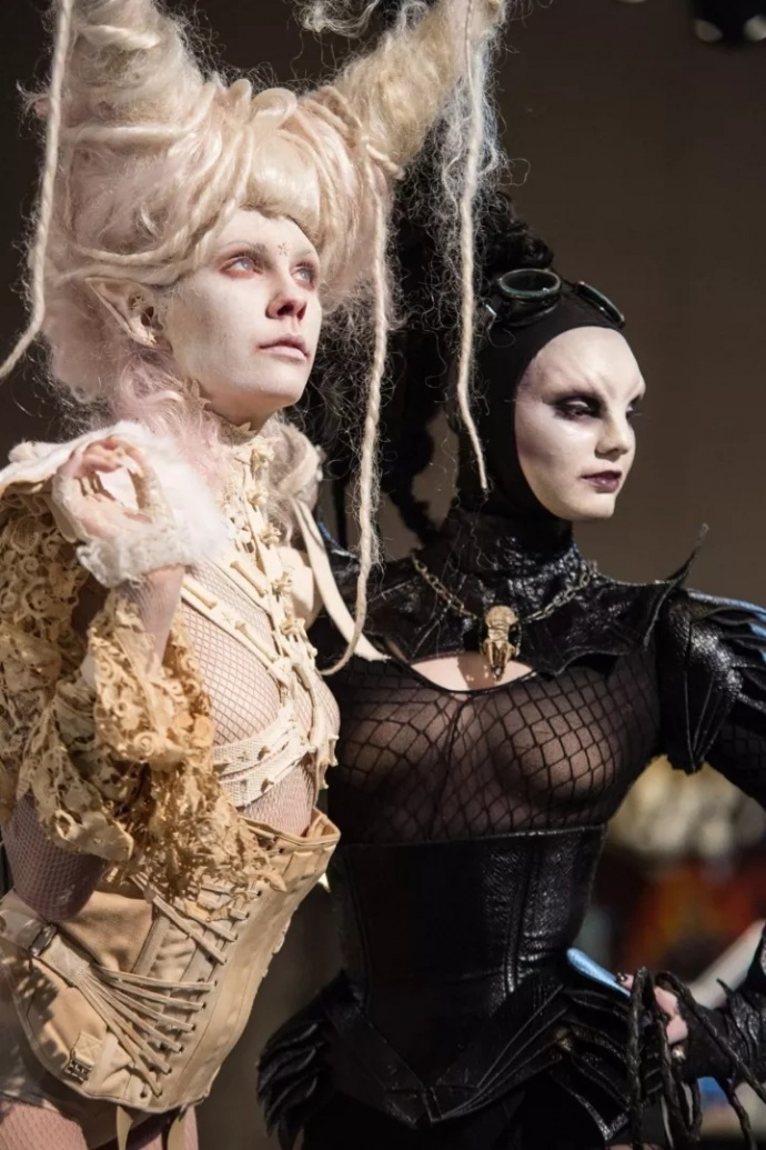 除了吓人更可以动人，不就膝盖吗？给你就是了！