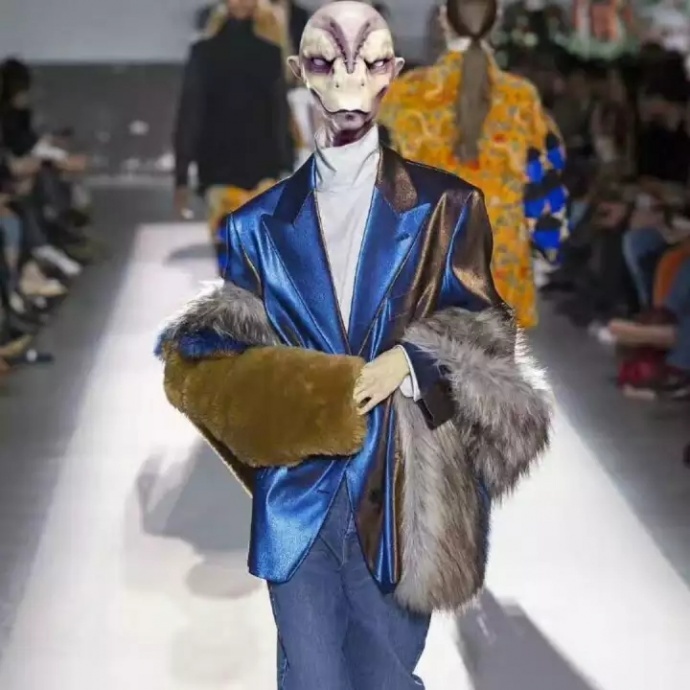 除了吓人更可以动人，不就膝盖吗？给你就是了！