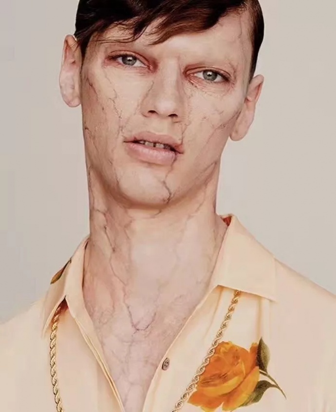 除了吓人更可以动人，不就膝盖吗？给你就是了！