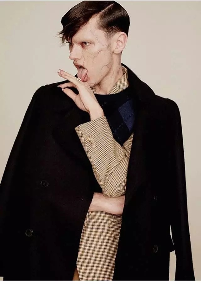 除了吓人更可以动人，不就膝盖吗？给你就是了！