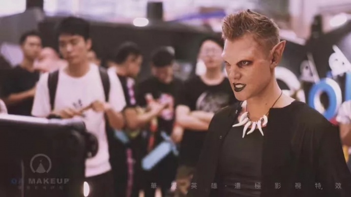 除了吓人更可以动人，不就膝盖吗？给你就是了！