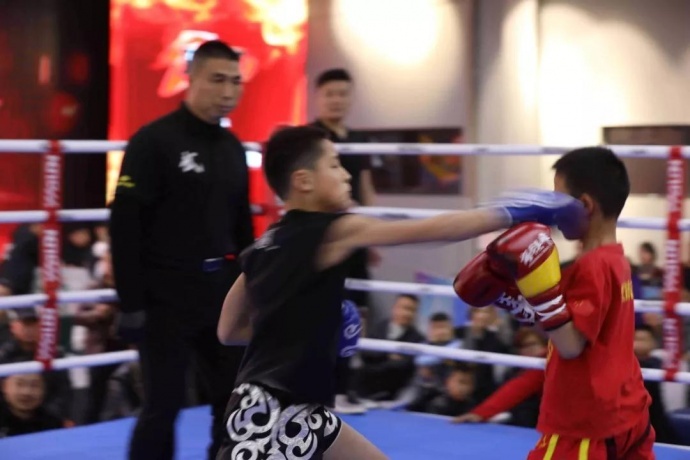 “一带一路，振兴中华”民间自由搏击赛八号公园火热开战