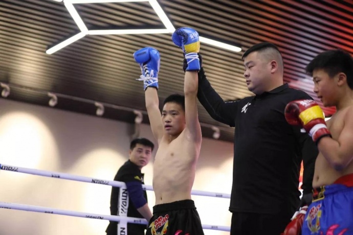 “一带一路，振兴中华”民间自由搏击赛八号公园火热开战