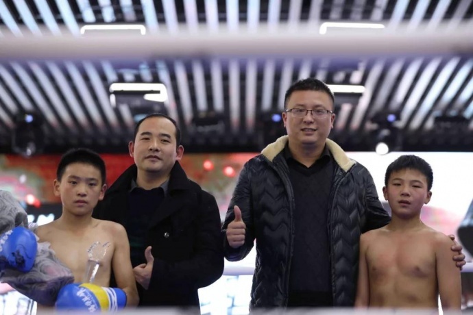 “一带一路，振兴中华”民间自由搏击赛八号公园火热开战