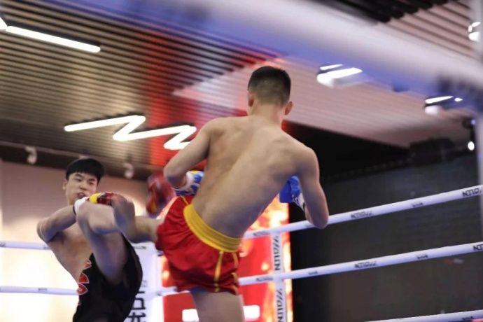 “一带一路，振兴中华”民间自由搏击赛八号公园火热开战