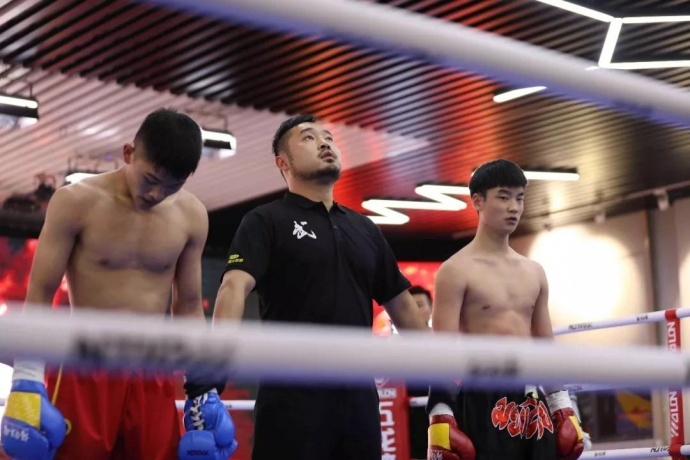 “一带一路，振兴中华”民间自由搏击赛八号公园火热开战