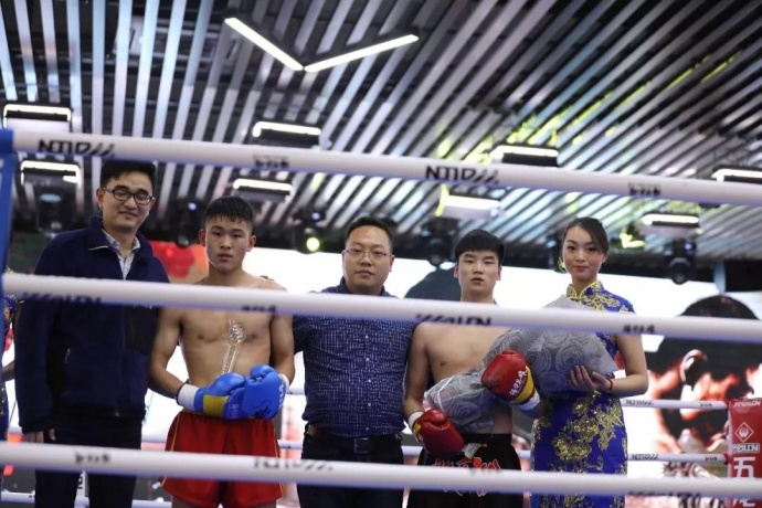 “一带一路，振兴中华”民间自由搏击赛八号公园火热开战