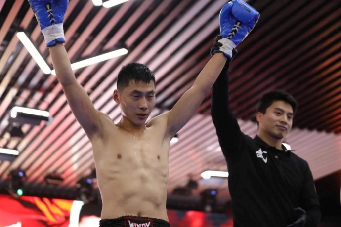 “一带一路，振兴中华”民间自由搏击赛八号公园火热开战