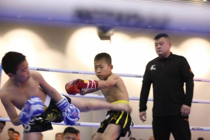 “一带一路，振兴中华”民间自由搏击赛八号公园火热开战