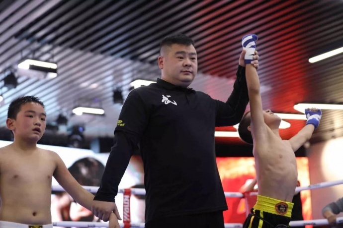 “一带一路，振兴中华”民间自由搏击赛八号公园火热开战