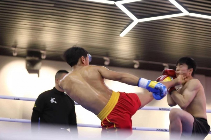 “一带一路，振兴中华”民间自由搏击赛八号公园火热开战