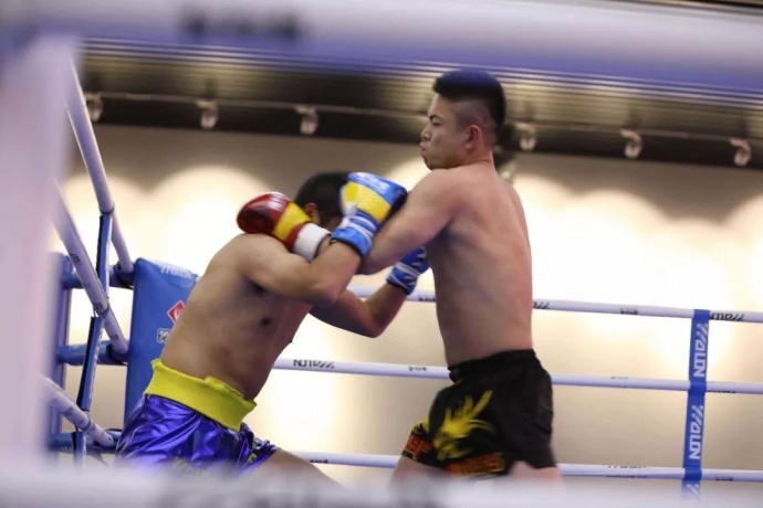 “一带一路，振兴中华”民间自由搏击赛八号公园火热开战