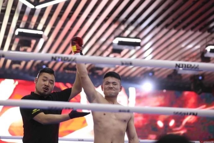 “一带一路，振兴中华”民间自由搏击赛八号公园火热开战