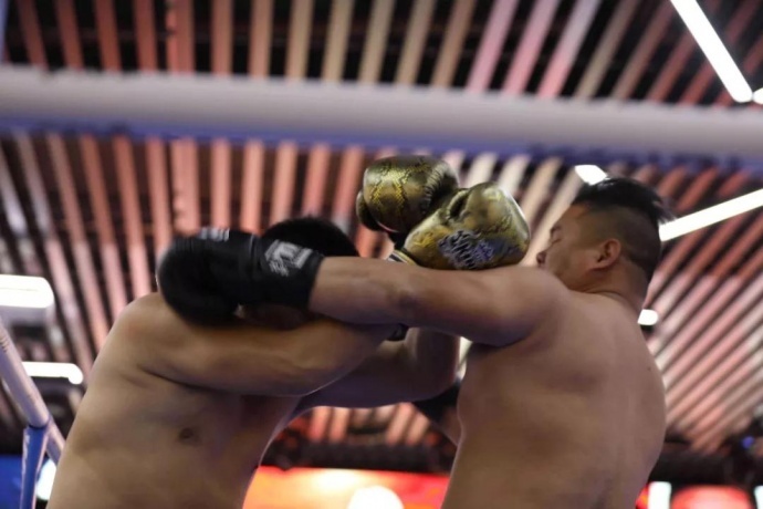 “一带一路，振兴中华”民间自由搏击赛八号公园火热开战