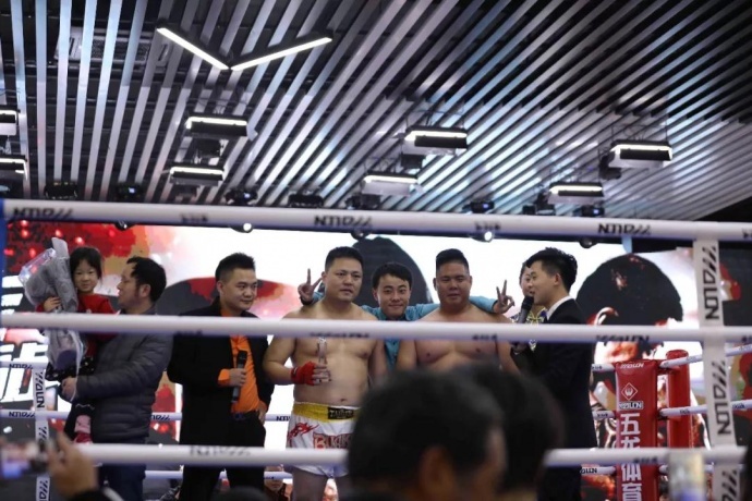 “一带一路，振兴中华”民间自由搏击赛八号公园火热开战