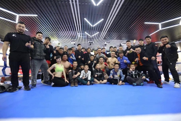 “一带一路，振兴中华”民间自由搏击赛八号公园火热开战