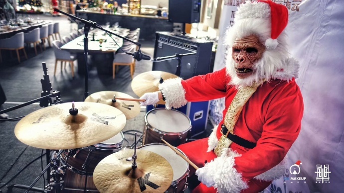 第一次在地球过圣诞，感觉还不错！