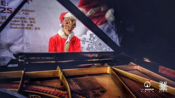 第一次在地球过圣诞，感觉还不错！