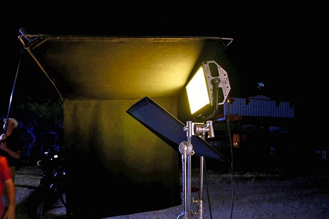 外媒报道：LitePanels Gemini: the Swiss army knife of lights